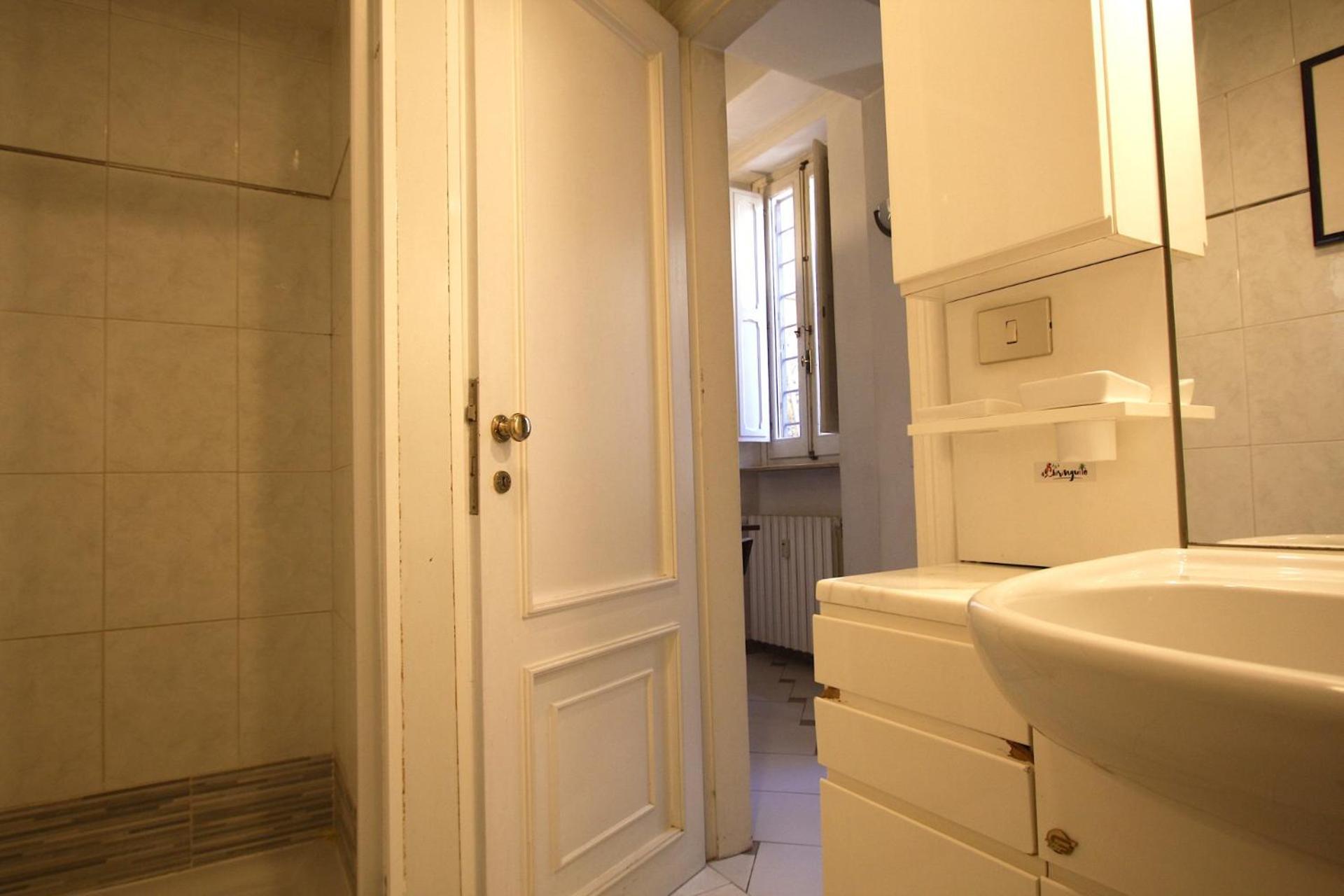 Floor In Campo De Fiori Apartment